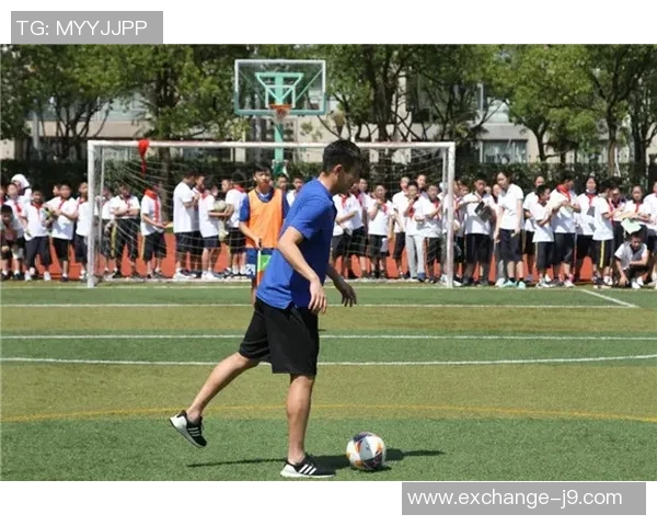 桌上足球俱乐部的激情与梦想让我们在绿茵场上共同追逐胜利的荣耀