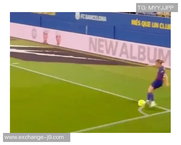 足球场上的后空翻技巧与精彩瞬间解析 足球场上的后空翻技巧与精彩瞬间解析