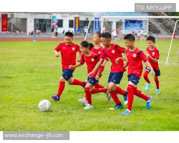 西安校园足球热潮兴起助力青少年全面发展与健康成长